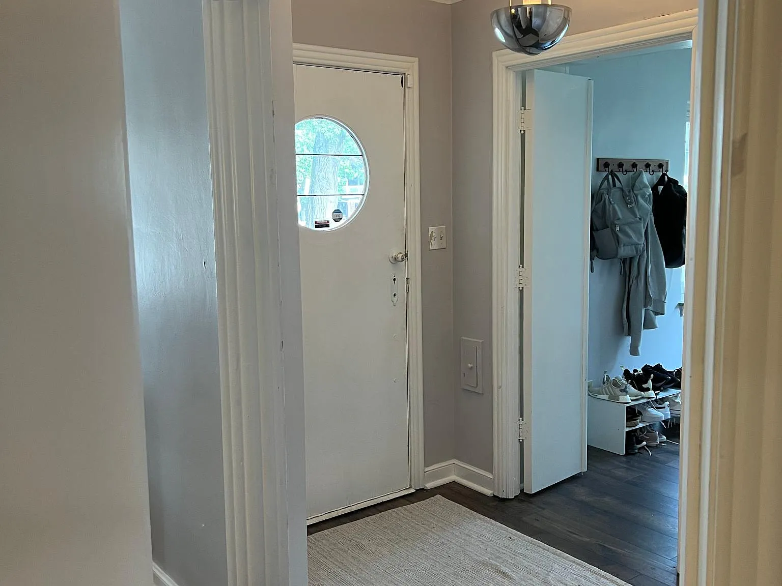 402 W Hampton Dr — Photo 3