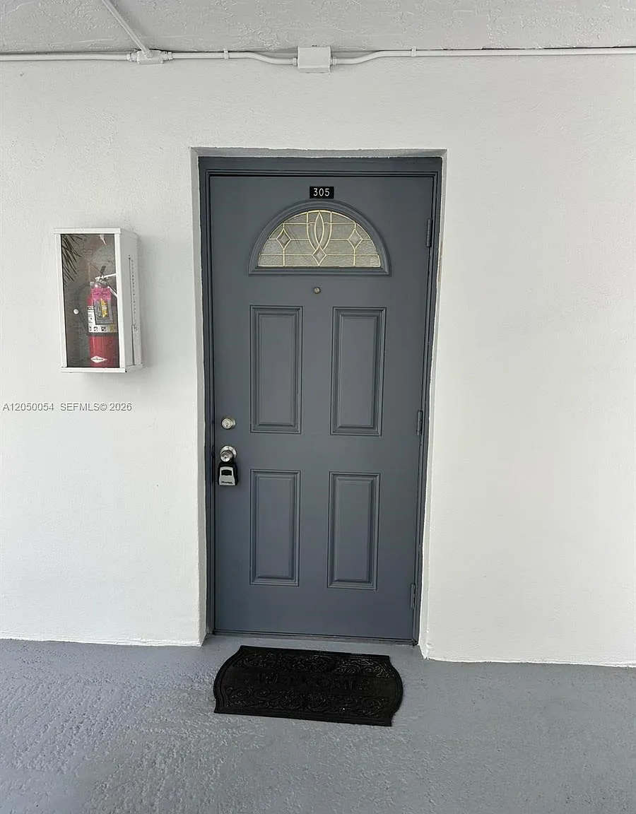 Live Oak Condominium Two — Photo 4
