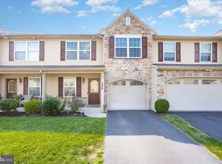 355 Weatherstone Dr, New Cumberland, PA 17070
