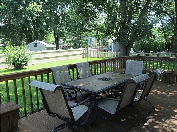 5th image of 208 Walters Dr