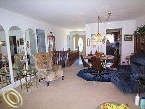 3rd image of 9825 Cambridge Ct