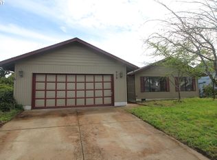 959 S 45th St, Springfield, OR 97478