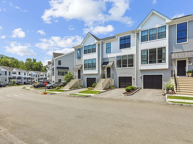 21 Brentwood Cir — Photo 24