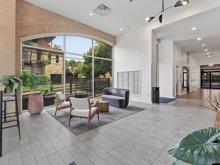 507 Sabine St #901 — Photo 26