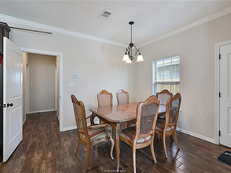 401 Ash St #B — Photo 2