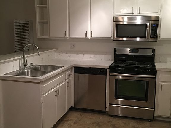 3rd image of 18530 Hatteras St Unit 307