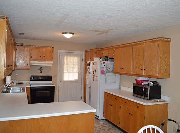 5th image of 6 Sloan Dr