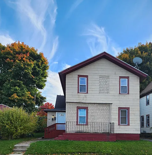 73 Leo St #2 Photo 1