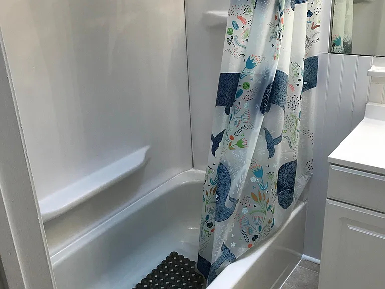 1090 Taylor Dr — Photo 14