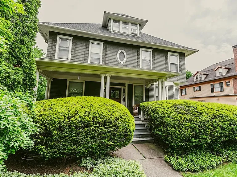 60 Westminster Rd — Photo 1