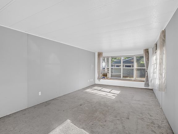 5th image of 21163 Lougheed Hwy #14