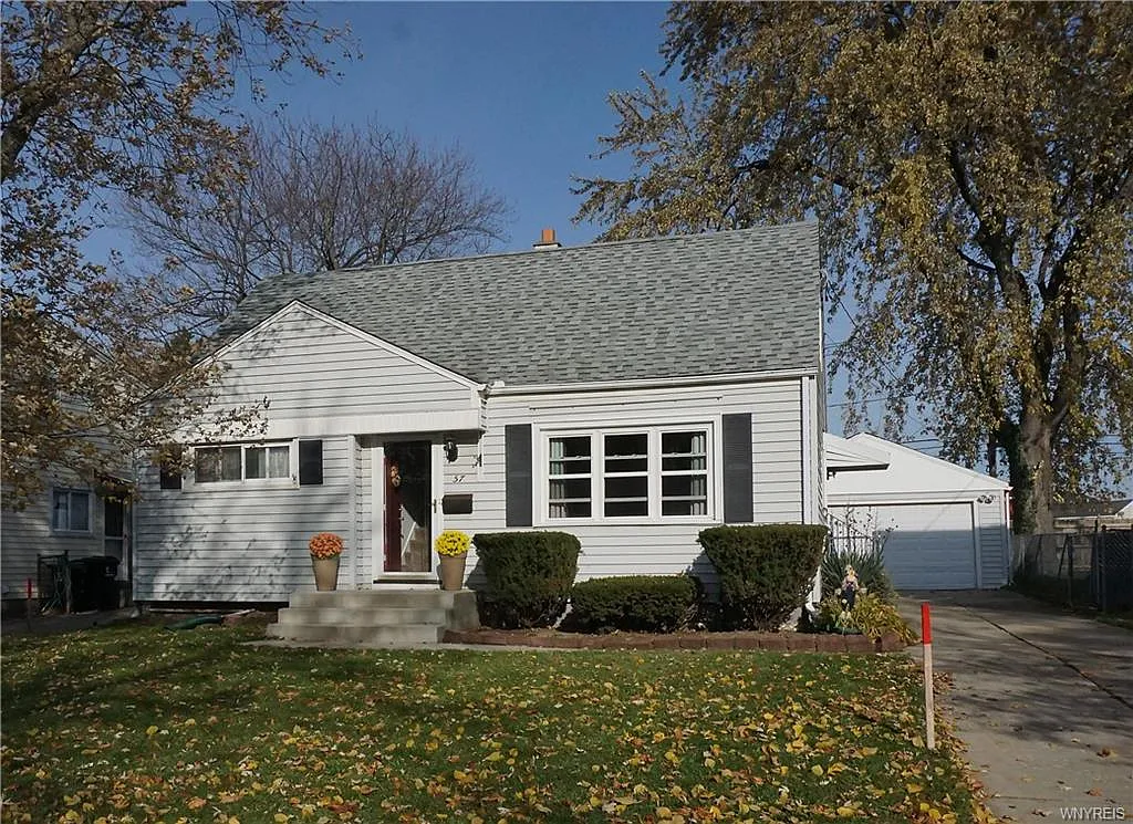 57 Nicholas Dr N photo 1