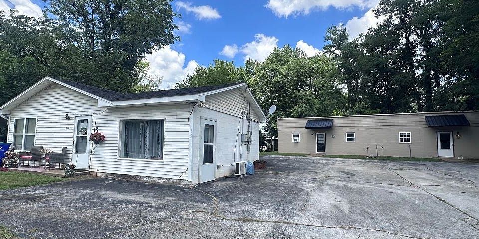 1st image of 628 & 630 W Main St