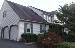 106 Orchard View Dr, Douglassville, PA 19518