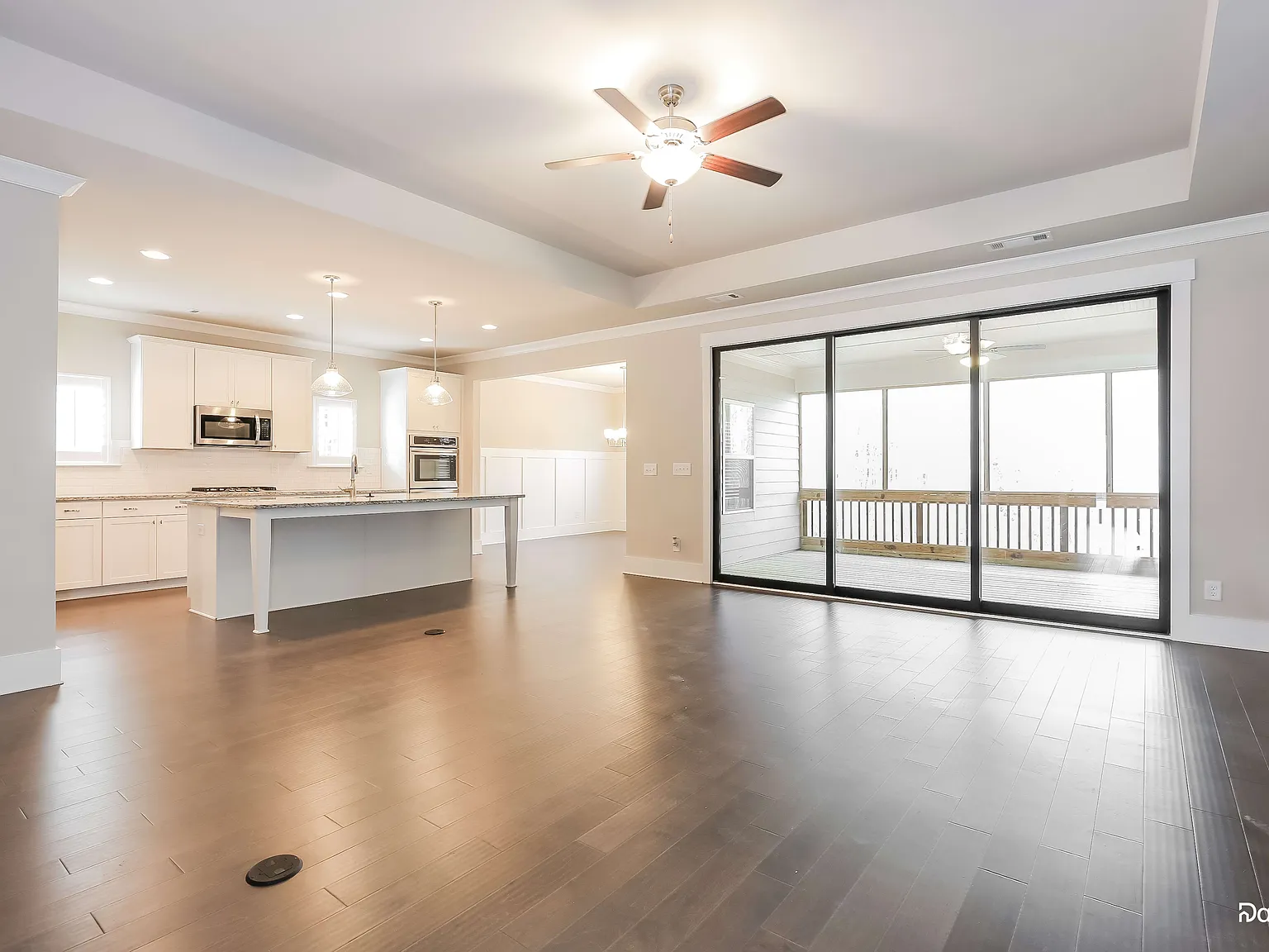 5 bed, 4.0 bath, 2500 sqft, $2,900 — Photo 4