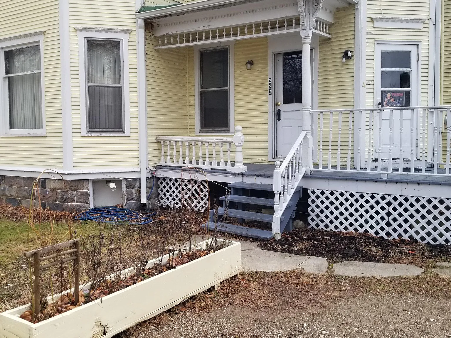 223 N Kalamazoo Ave — Photo 3