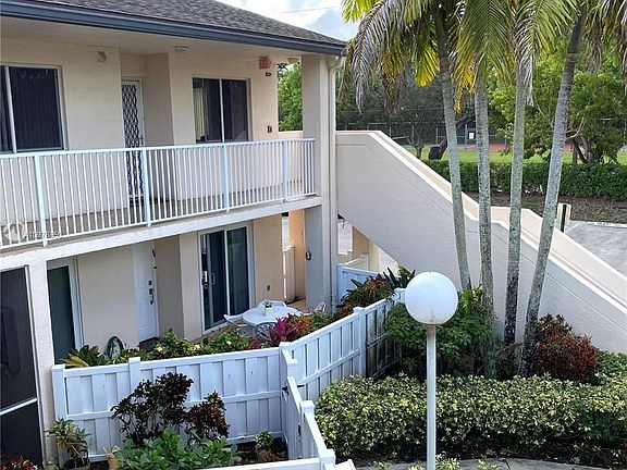 4th image of 7397 N Devon Dr #207
