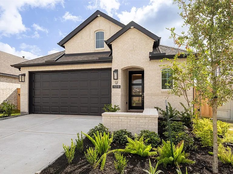 11210 Cassia Tree Ln — Photo 1
