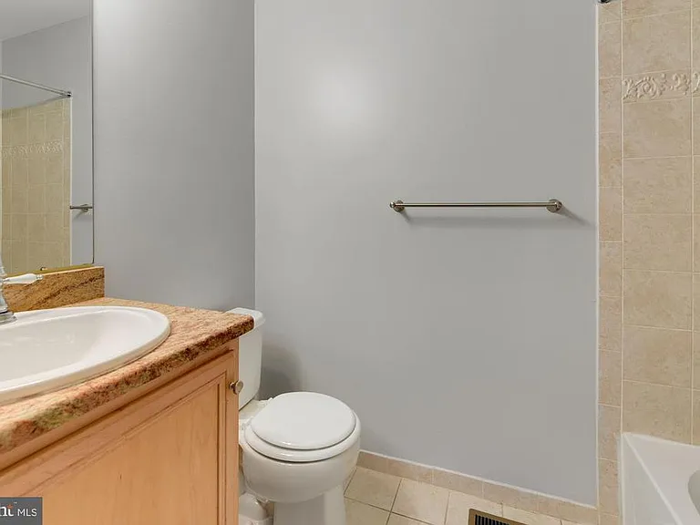 345 Huntington Dr — Photo 24