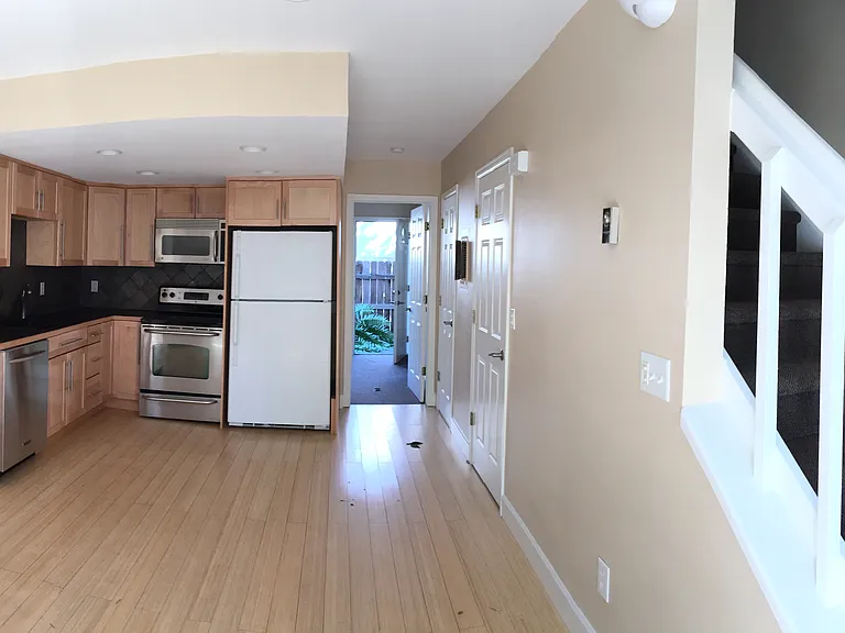 1832 Spruce St #C — Photo 4