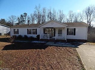 5511 Bridgeview Dr, Greensboro, NC 27406