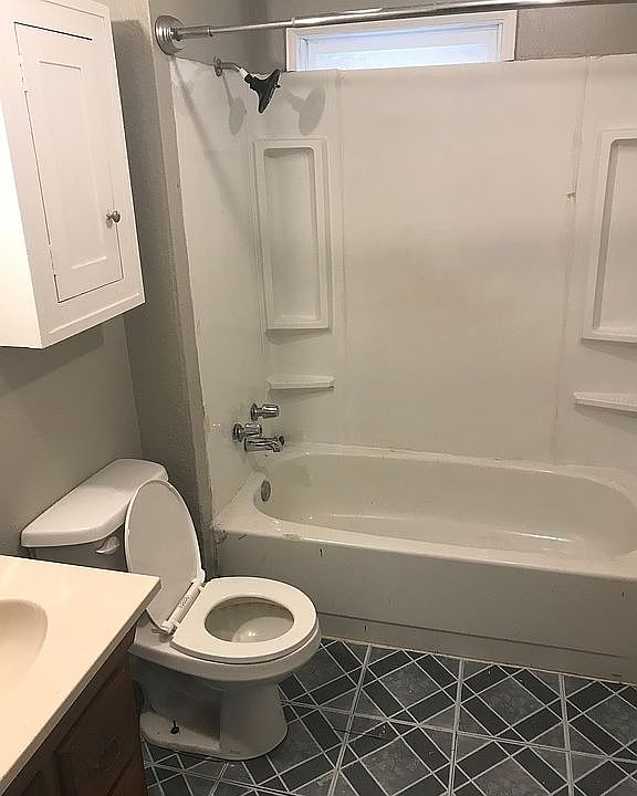 1st image of 1016 S Jones Ln