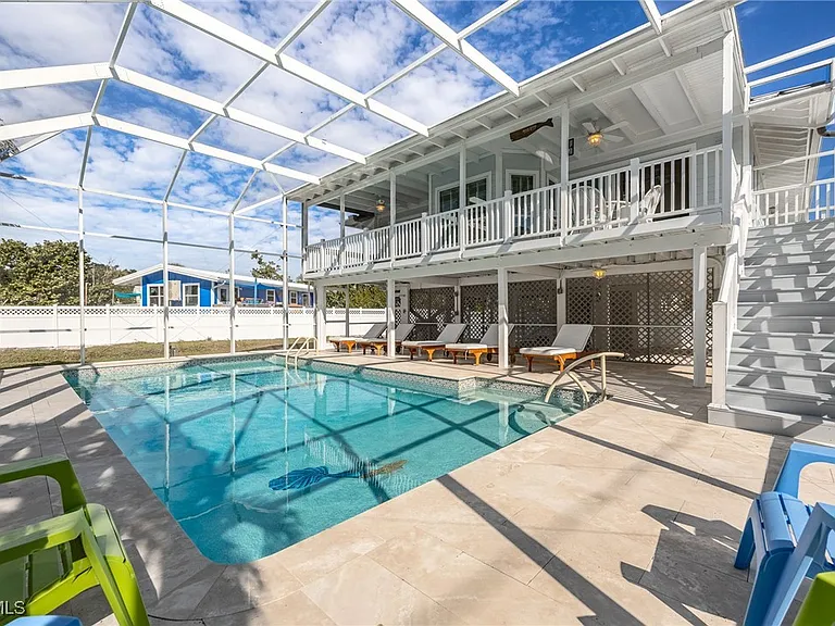 424 Lagoon Dr — Photo 36