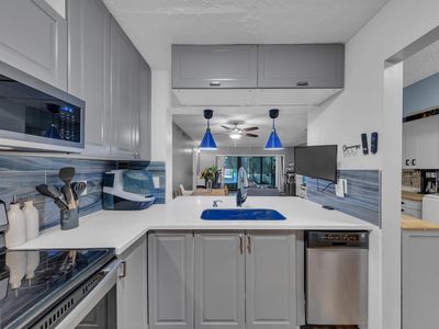 301 N Pine Island Road #101, Plantation, FL, 33324