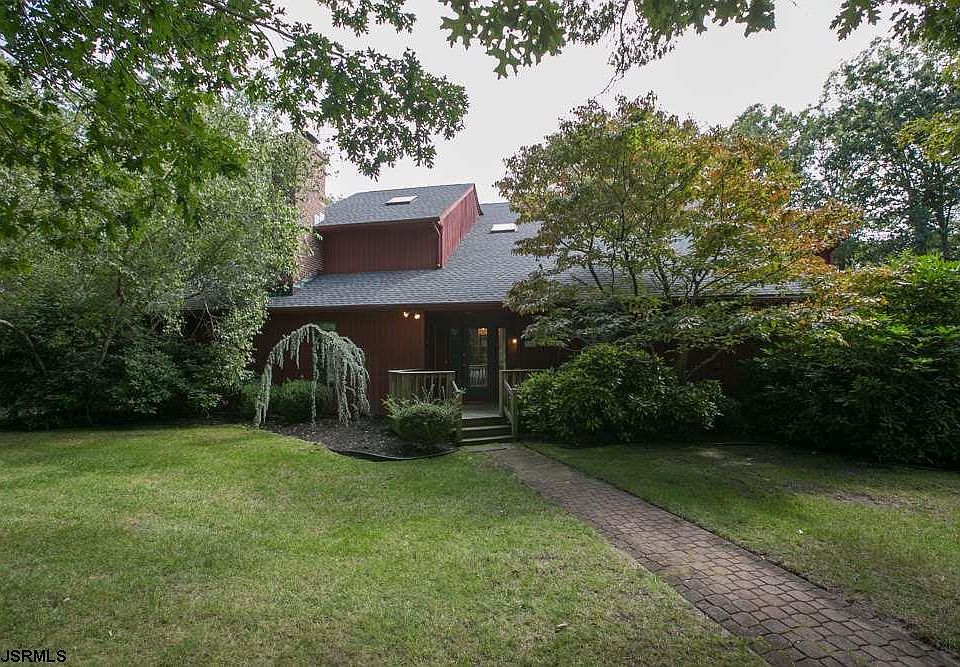 1st image of 338 W Quail Dr