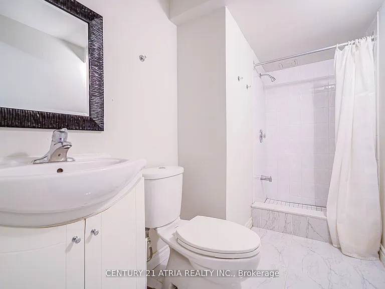 52 Applegate Cres — Photo 32