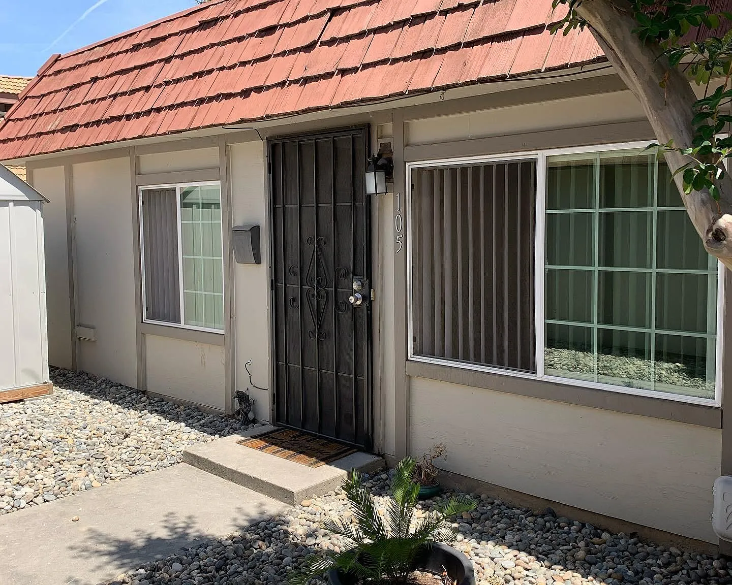5444 N Del Mar Ave — Photo 1