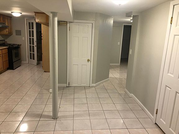 3rd image of 435 S 8th Ave Floor 1