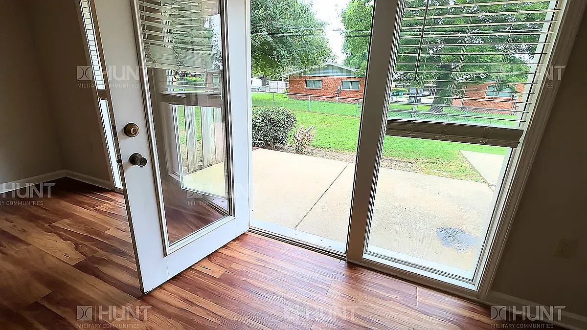 3 bed, 1250 sqft, $1,400 — Photo 3