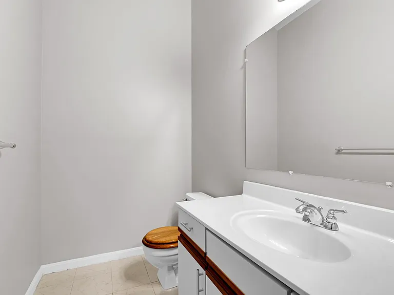 1639 Carriage House Ter #C — Photo 12