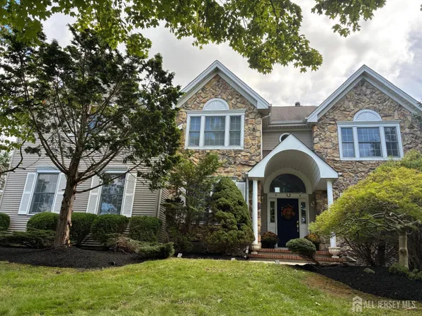 16 Harvest Dr, Plainsboro, NJ 08536