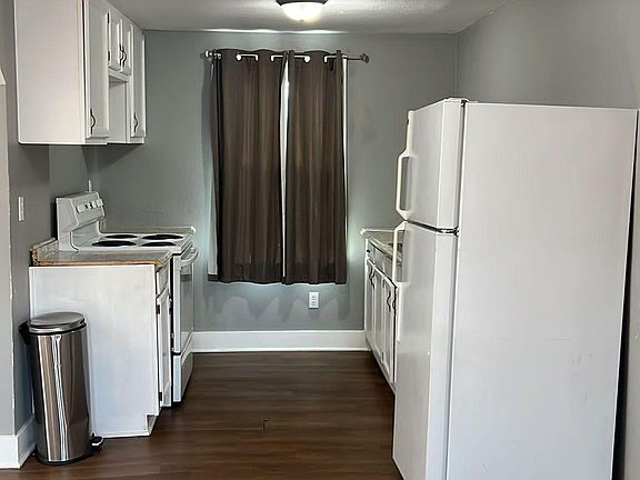 4th image of 231 W 6th St #C