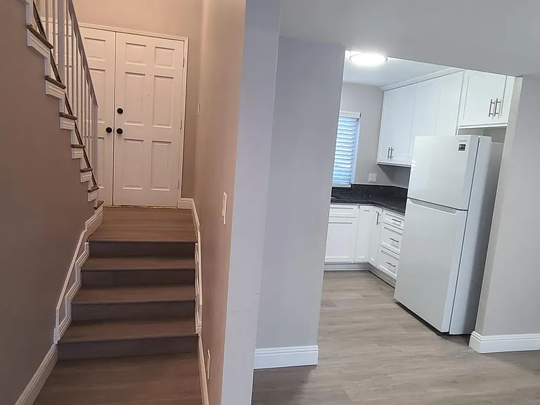 6621 Wilbur Ave #7 — Photo 6