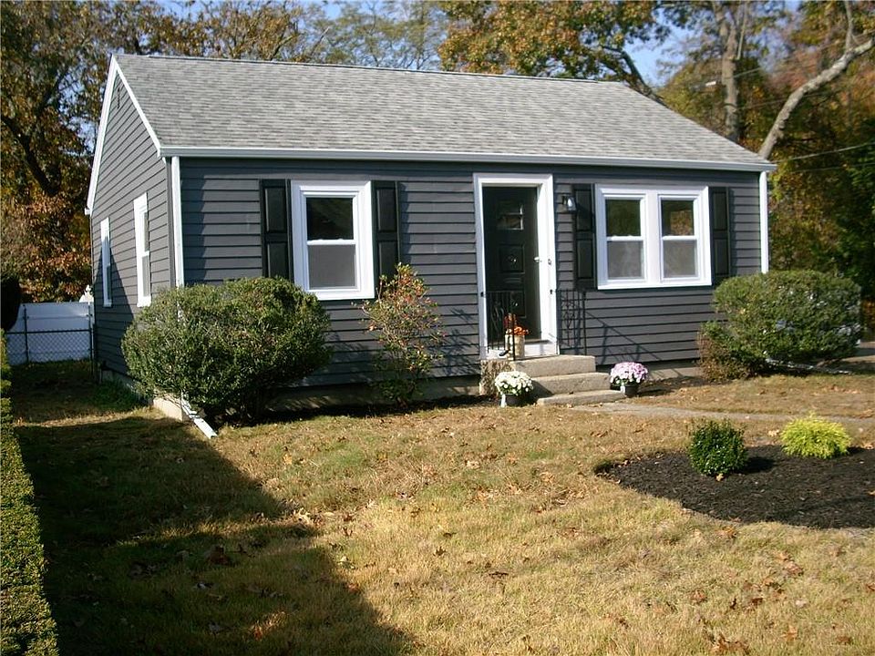 2nd image of 61 Danforth St