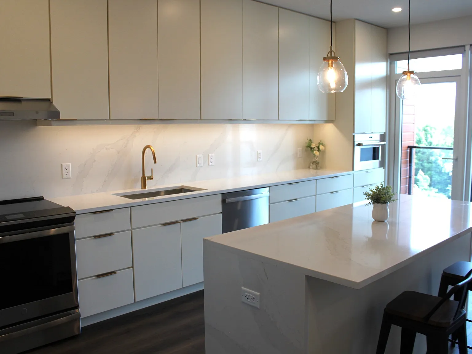 1 bed, 719 sqft, $2,750 — Photo 1