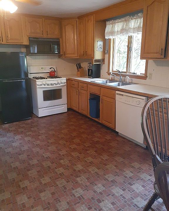 2nd image of 1652 Hubbard Rd