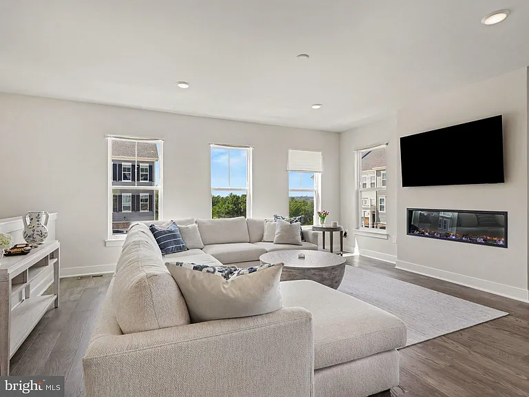 17229 Turnstone Dr — Photo 4