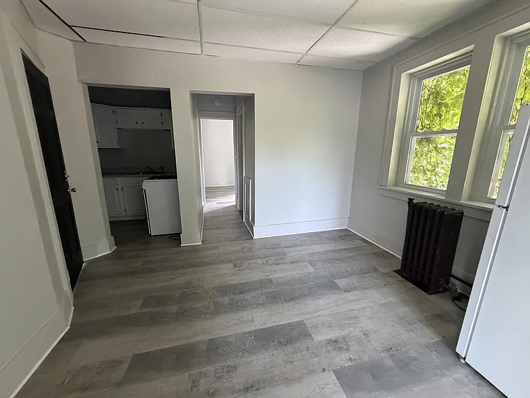 884 Bay St #8 — Photo 5