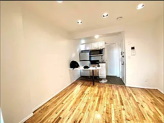 Rented by KNOCKKNOCK LLC