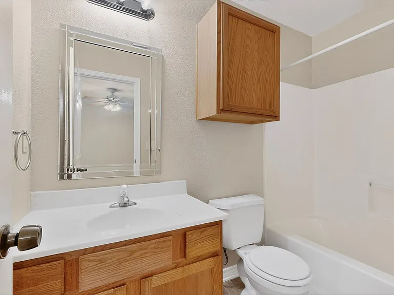 117 W Wilson Ave — Photo 17
