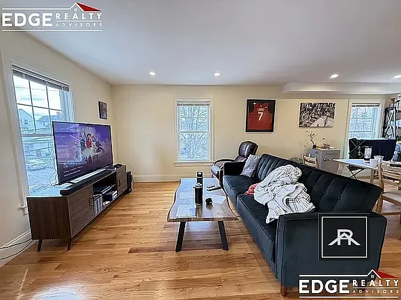 25 Higgins St #2 — Photo 9