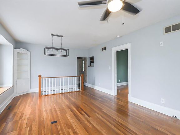 4th image of 1408 W College St