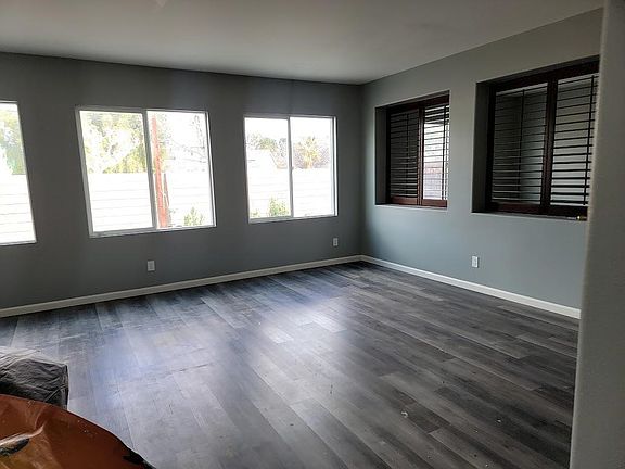 2nd image of 1727 Fitzgerald Ave