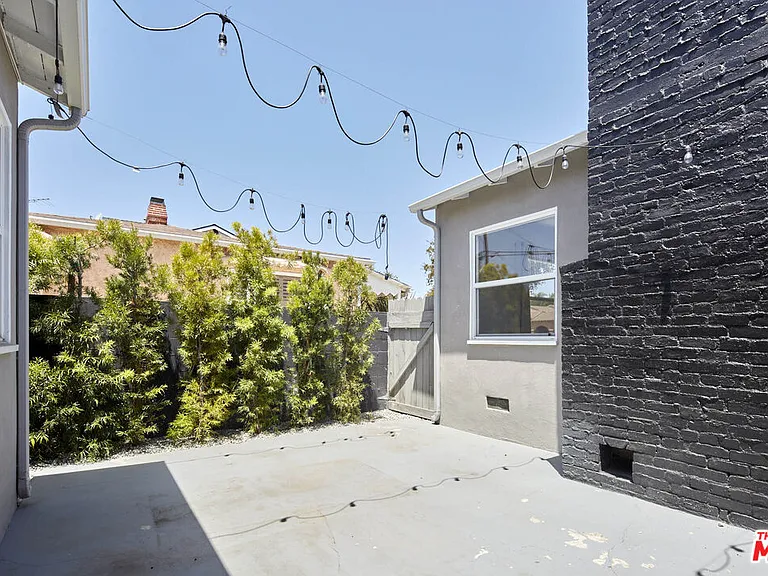 2904 W 81st St — Photo 22