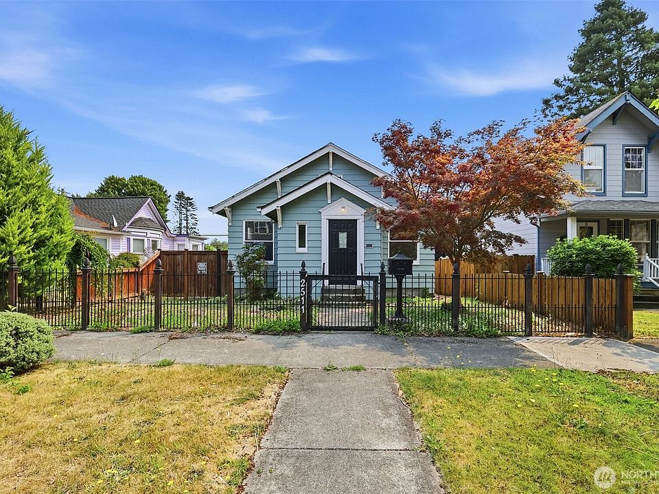 1st image of 2511 Maple Street
