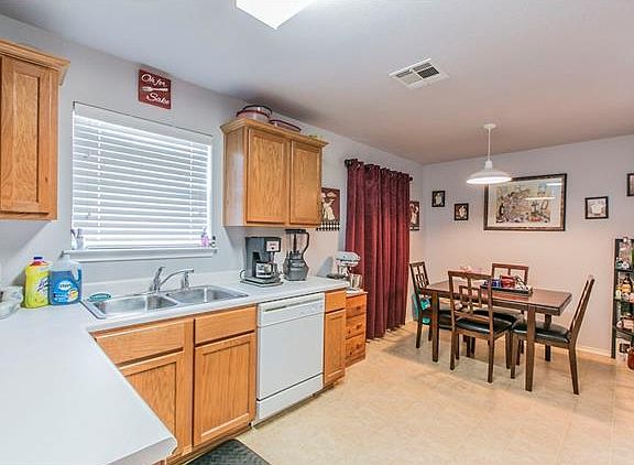 5th image of 313 McCoy Ln
